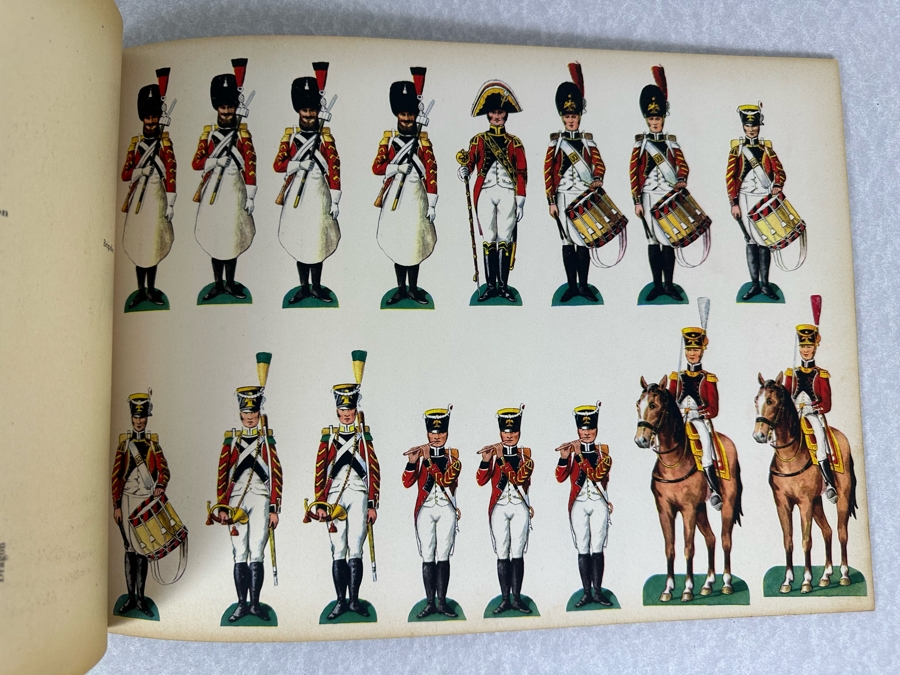 Vintage French Napoleon Paper Doll Book La Grande Armee Album No. 2 [Photo 10]