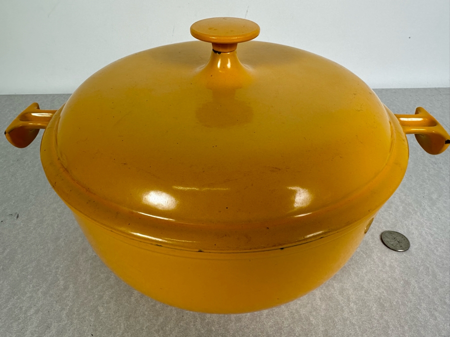 Le Creuset Cast Iron Pot With Lid Made In France 10.5'W [Photo 2]