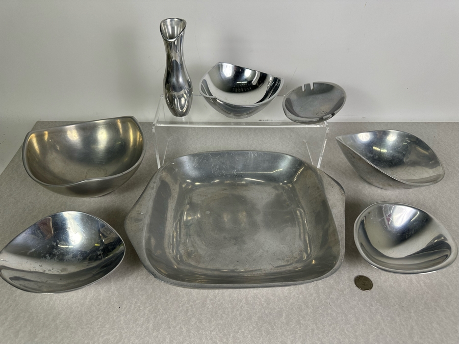 (6) Nambe Bowls, (1) Nambe Ashtray & (1) Nambe Vase (579, 530, 567, 515, 526, 707, 6180) Largest Is 14'W [Photo 2]