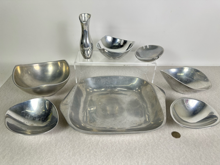 (6) Nambe Bowls, (1) Nambe Ashtray & (1) Nambe Vase (579, 530, 567, 515, 526, 707, 6180) Largest Is 14'W [Photo 3]