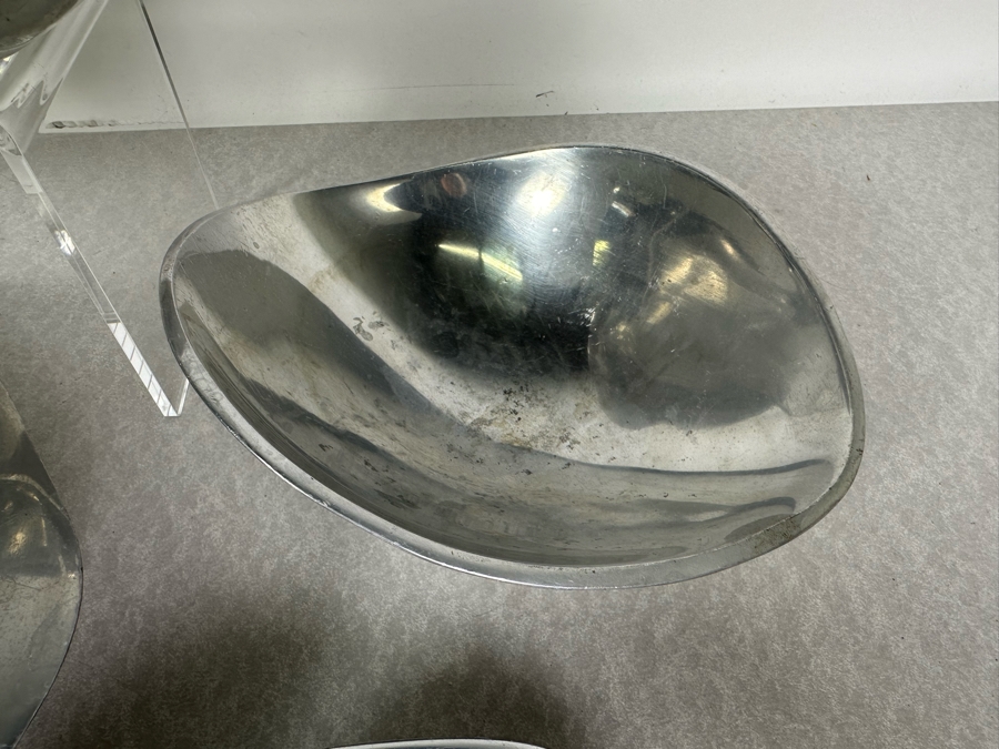 (6) Nambe Bowls, (1) Nambe Ashtray & (1) Nambe Vase (579, 530, 567, 515, 526, 707, 6180) Largest Is 14'W [Photo 10]