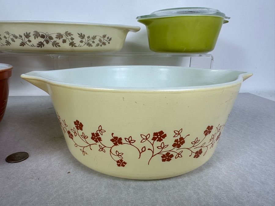 Lot of 5 Vintage Pyrex Bowls [Photo 5]