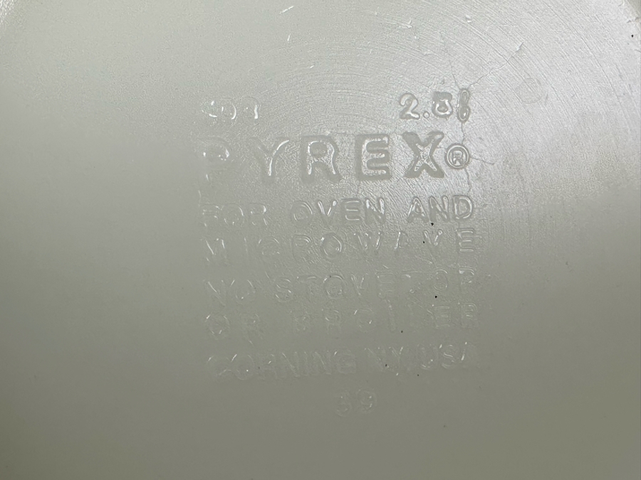 Lot of 5 Vintage Pyrex Bowls [Photo 9]