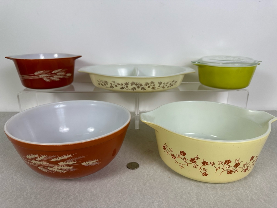 Lot of 5 Vintage Pyrex Bowls [Photo 2]