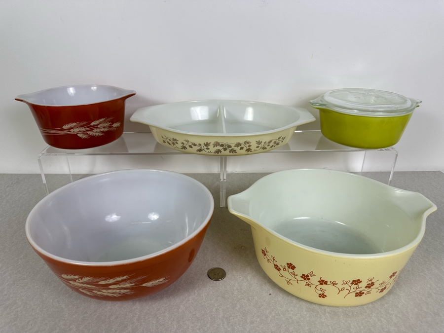 Lot of 5 Vintage Pyrex Bowls [Photo 3]