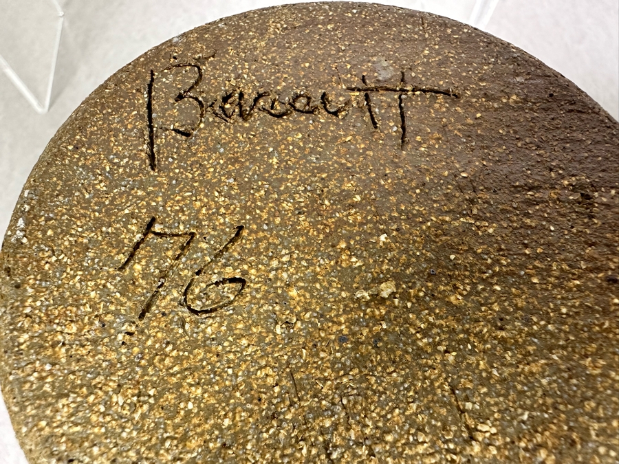 Collection of 6 Artist Signed Studio Pottery Bowls and Vases [Photo 17]