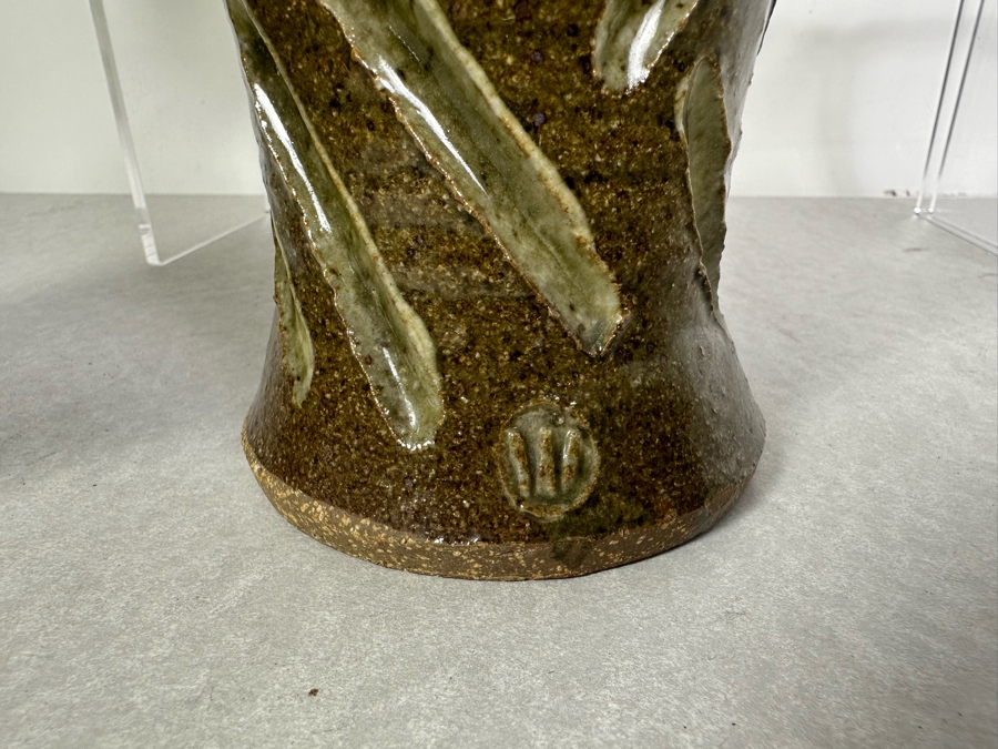 Collection of 6 Artist Signed Studio Pottery Bowls and Vases [Photo 20]