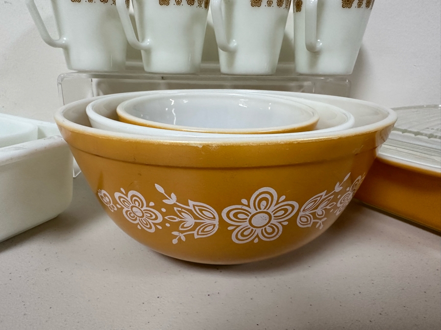 Vintage Pyrex Lot [Photo 3]