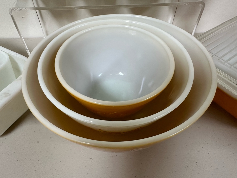 Vintage Pyrex Lot [Photo 4]