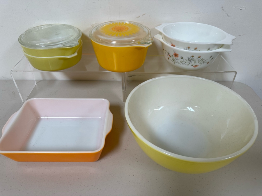 Vintage Pyrex Lot [Photo 2]