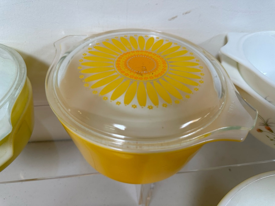 Vintage Pyrex Lot [Photo 3]