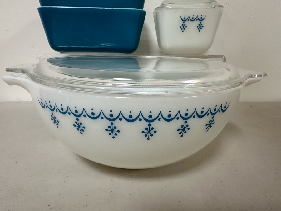 Vintage Pyrex Lot [Photo 4]