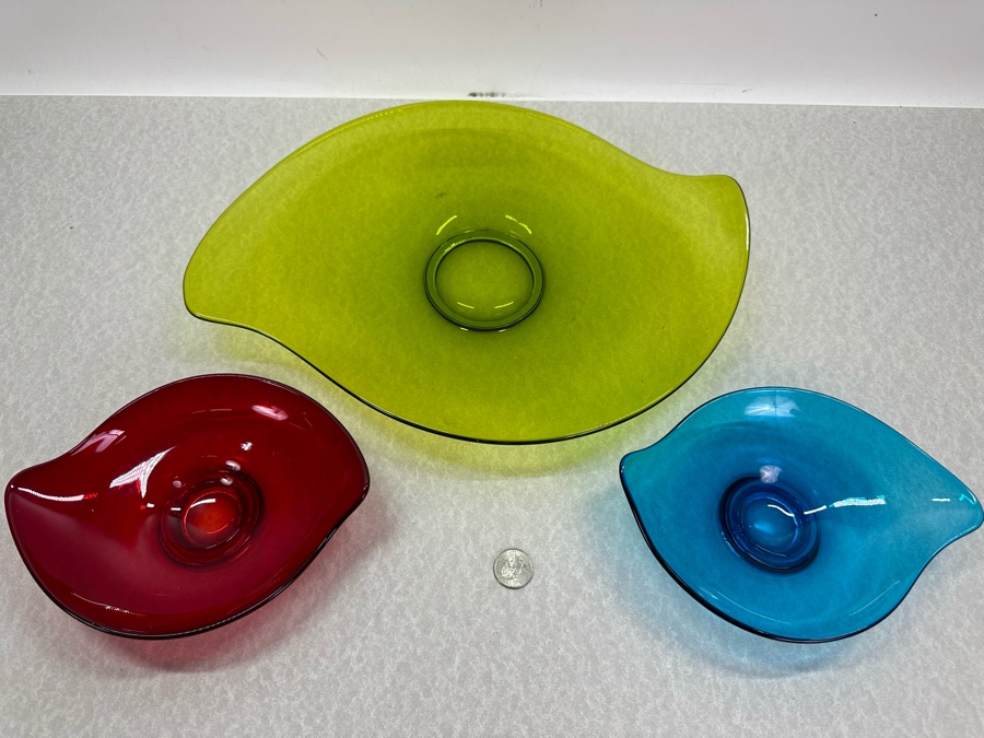 One Large Vintage Viking Glass Platter 16.5'W X 11.5'D X 1.75'H & Pair Of Small Vintage Viking Glass Blue & Red Bowls 15'W X 8.5'D [Photo 2]