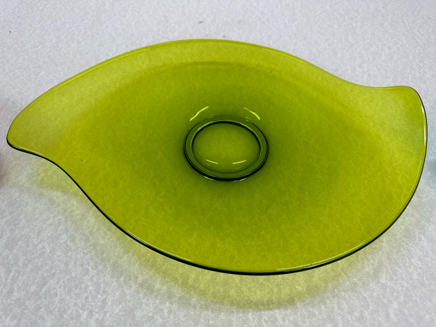 One Large Vintage Viking Glass Platter 16.5'W X 11.5'D X 1.75'H & Pair Of Small Vintage Viking Glass Blue & Red Bowls 15'W X 8.5'D [Photo 5]