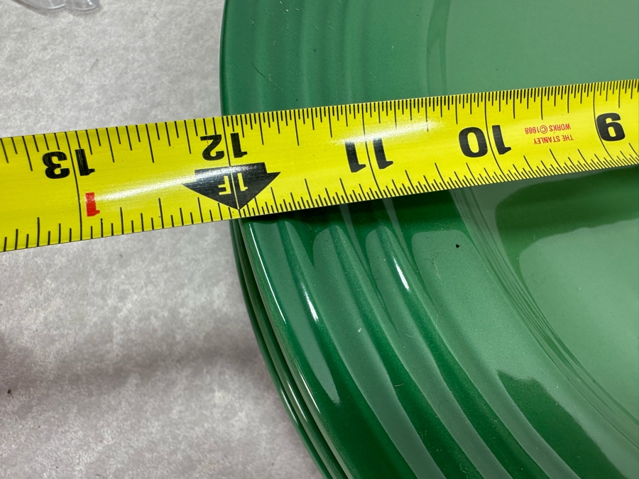 Le Creuset Stoneware Plates: 4 X 10.25'R, 4 X 12'R [Photo 5]