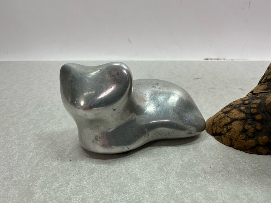 Pair Of Signed Hoselton Canada Animal Figurines And Artist Signed Carved Stone Bird On Driftwood Signed Stiles 5.5'H [Photo 4]