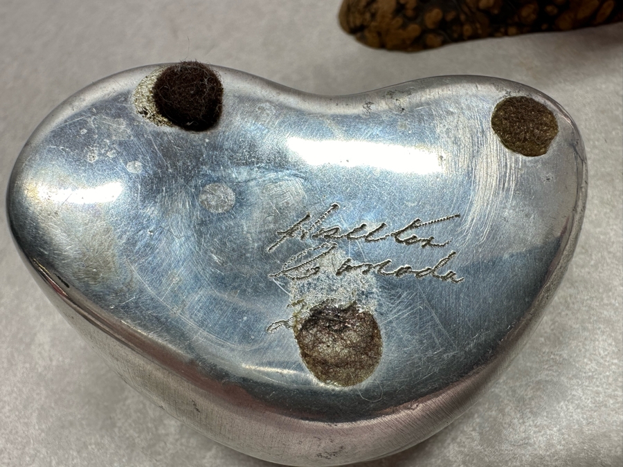 Pair Of Signed Hoselton Canada Animal Figurines And Artist Signed Carved Stone Bird On Driftwood Signed Stiles 5.5'H [Photo 5]