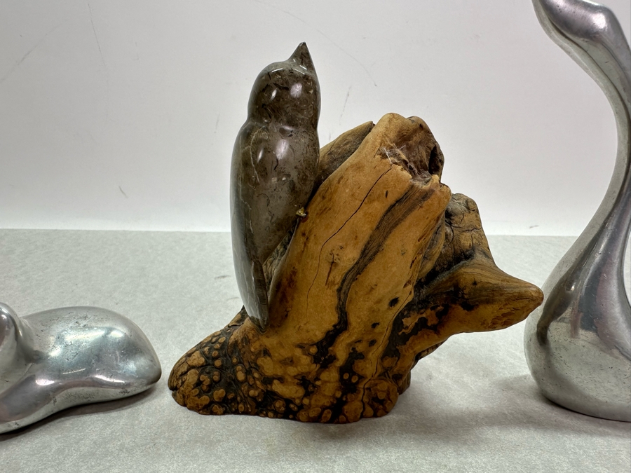 Pair Of Signed Hoselton Canada Animal Figurines And Artist Signed Carved Stone Bird On Driftwood Signed Stiles 5.5'H [Photo 2]