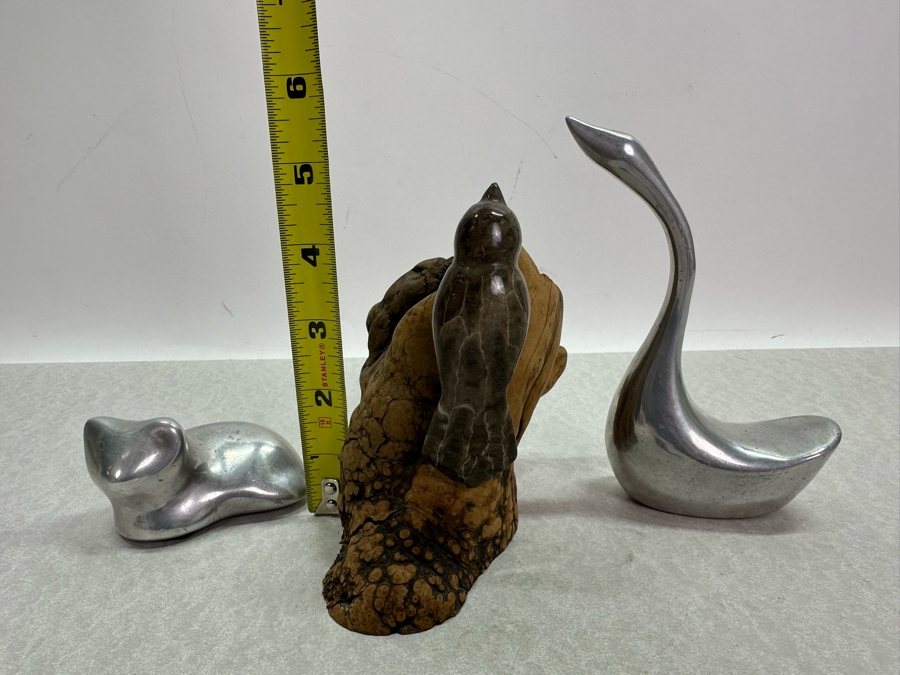 Pair Of Signed Hoselton Canada Animal Figurines And Artist Signed Carved Stone Bird On Driftwood Signed Stiles 5.5'H [Photo 11]