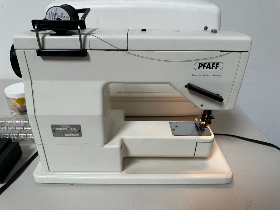 PFAFF 1222E Sewing Machine