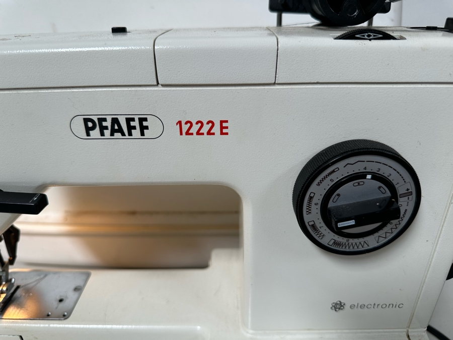 PFAFF 1222E Sewing Machine