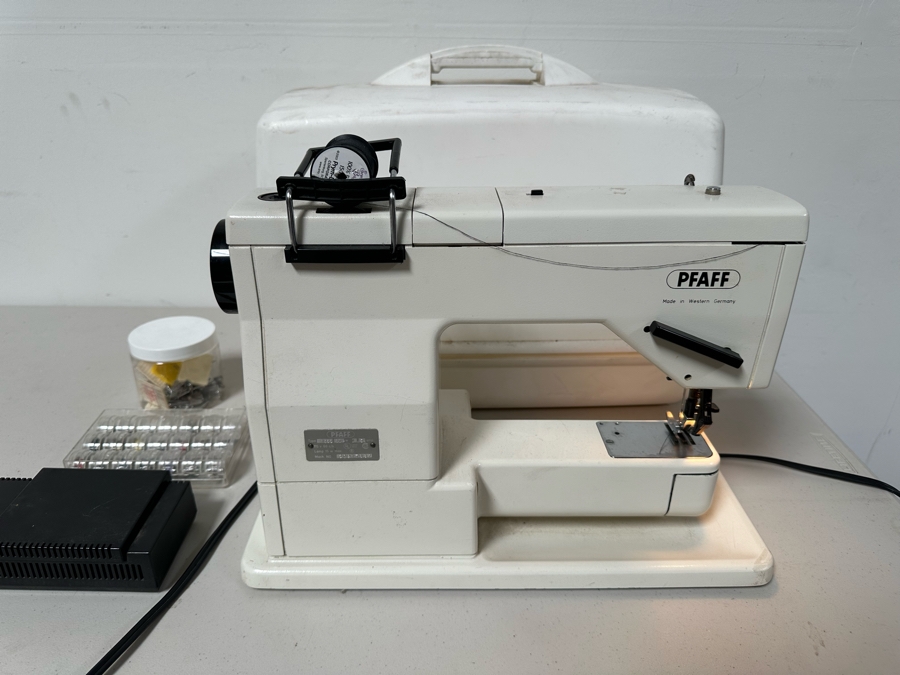 PFAFF 1222E Sewing Machine