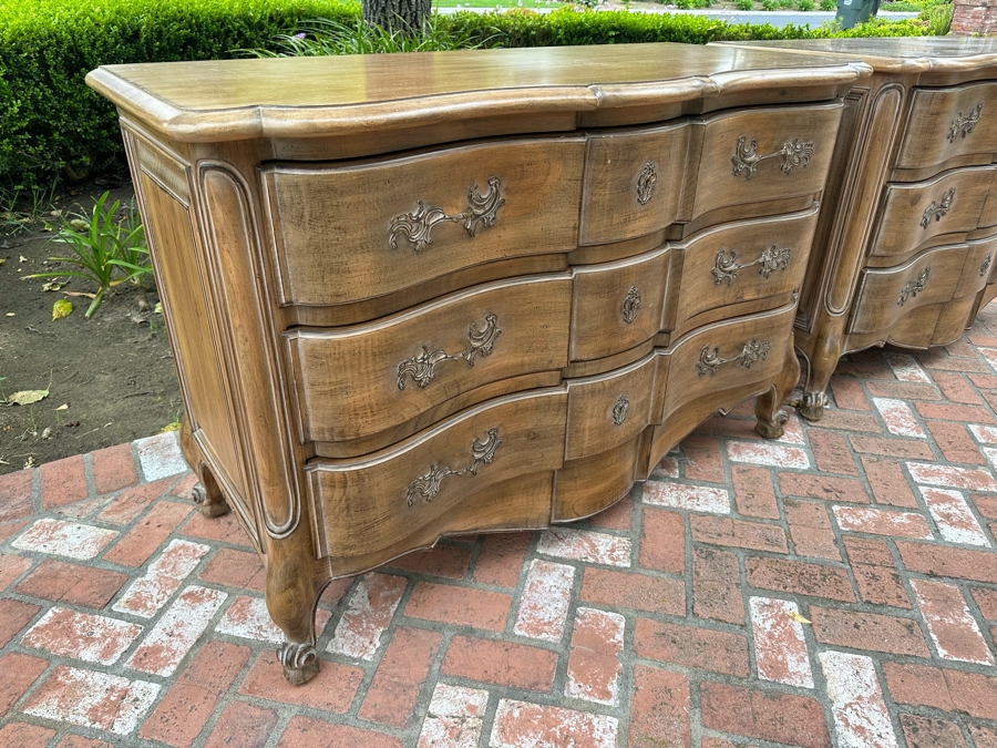 Pair Of Large Kreiss Furniture Serpentine 3-Drawer Chest Of Drawers Nightstands With Lockable Drawers 53.5'W X 24'D X 35'H Estimate $4,000 [Photo 6]