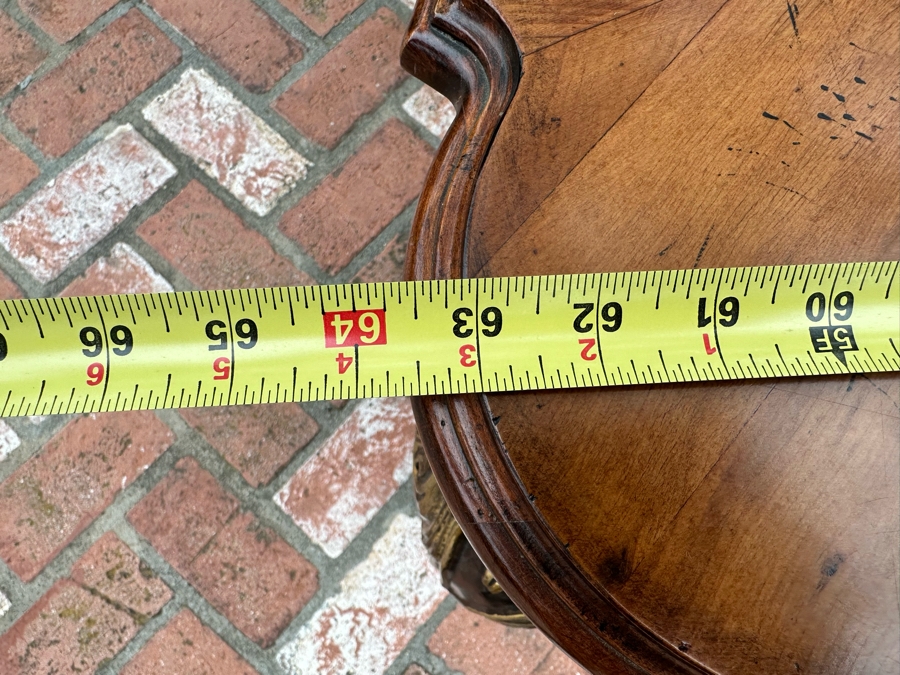 Henredon Furniture Edgerton Cocktail Table Coffee Table 64'W X 42'D X 21.5'H Estimate $800 [Photo 9]