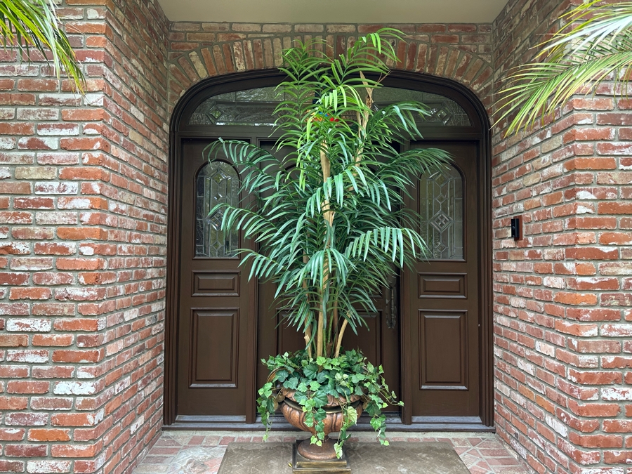 Large Artificial Indoor Palm Tree With Urn Planter Apx 102'H [Photo 2]