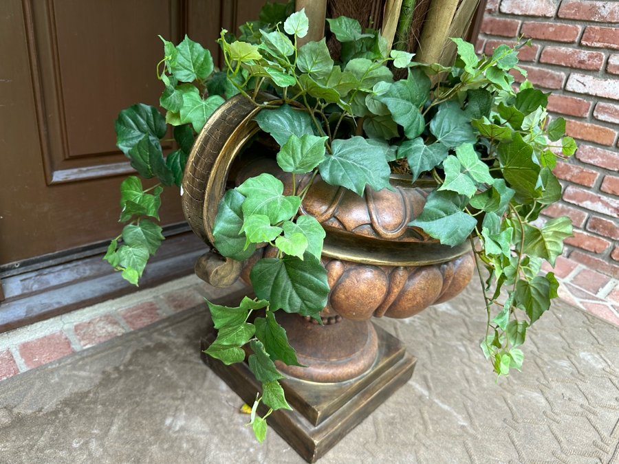 Large Artificial Indoor Palm Tree With Urn Planter Apx 102'H [Photo 5]