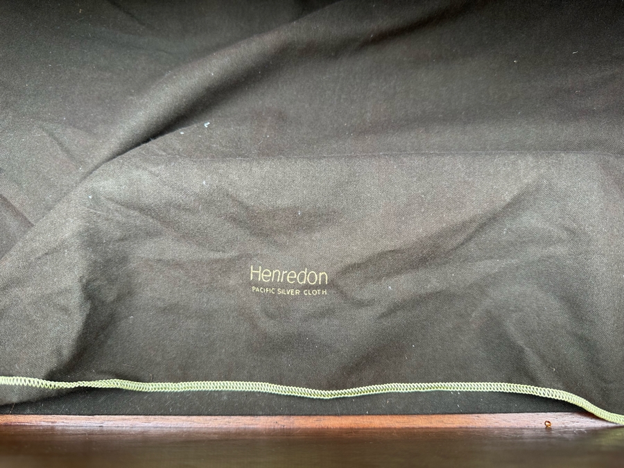 Stunning Henredon Furniture Sideboard Server Buffet Cabinet 79'W X 24'D X 41.5'H Estimate $2,000 [Photo 7]