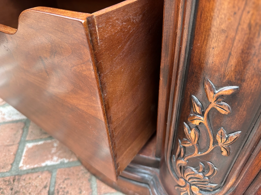 Stunning Henredon Furniture Sideboard Server Buffet Cabinet 79'W X 24'D X 41.5'H Estimate $2,000 [Photo 12]