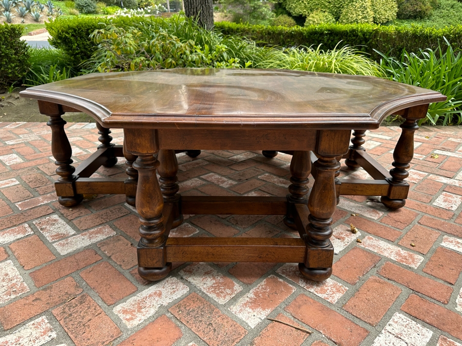 Drexel Heritage Cocktail Coffee Table 59'W X 19.5'H [Photo 3]