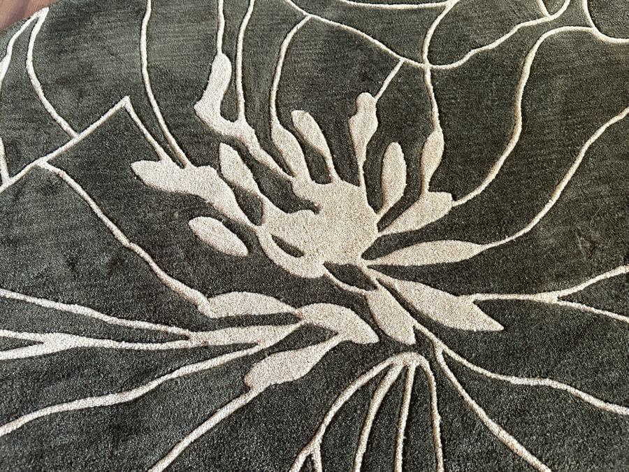 Bali Collection Charcoal / Taupe Floral Chic 56' Round Rug By KAS [Photo 3]