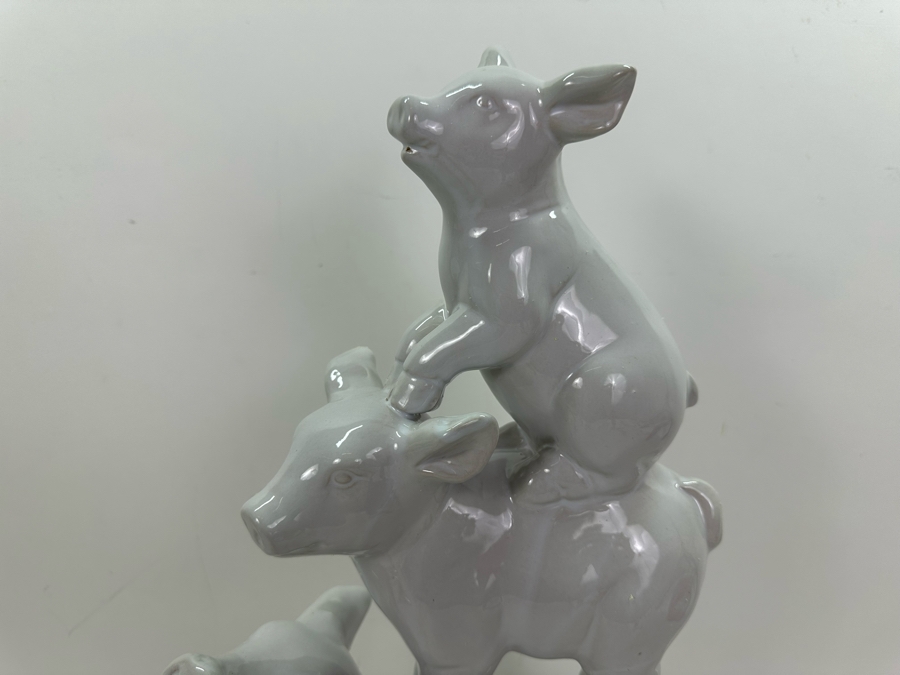 Decorative White Ceramic Pigs Sculpture, New 17'H [Photo 4]