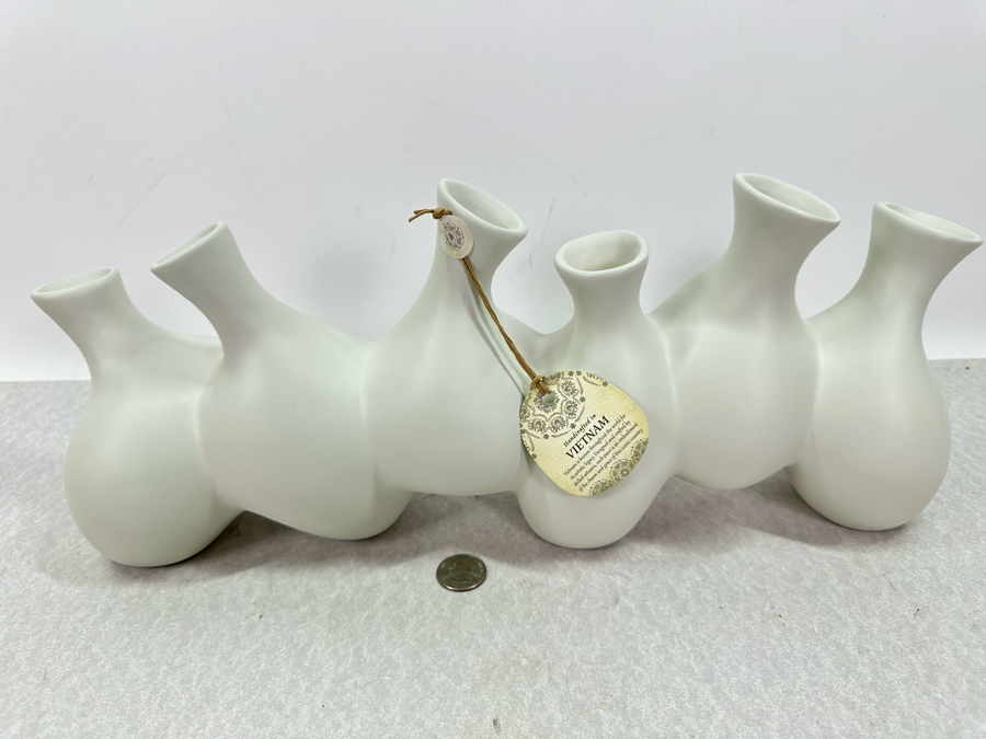 White Sculptural Ceramic Vase, New 17'W X 7'H [Photo 2]