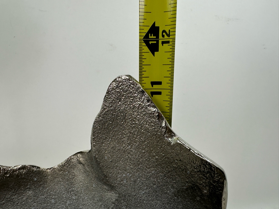 Metal Sculptural Vase, New 8'W X 11'H [Photo 8]