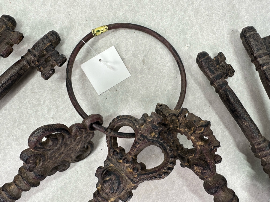 Set Of Three Large Decorative Oversized Skeleton Keys, New [Photo 3]