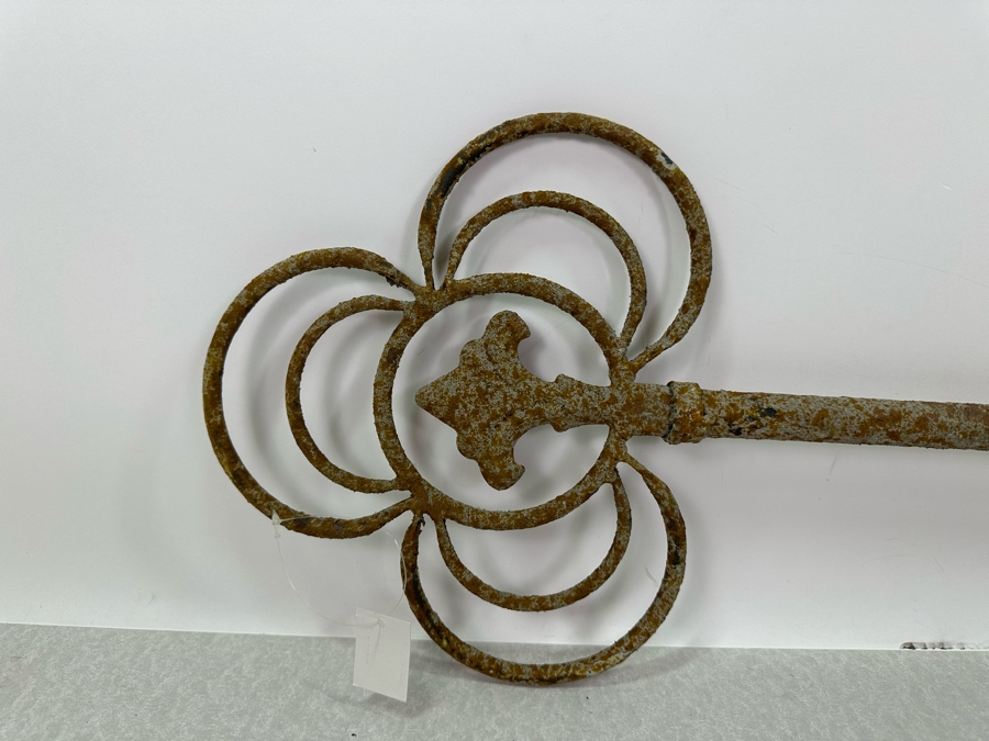 Rustic Metal Skeleton Key Wall Decor 27.5'W [Photo 2]