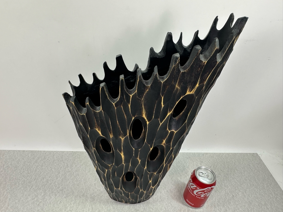 Decorative Resin Vase, New 19'H [Photo 2]