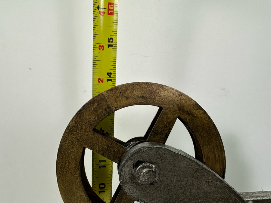 Decorative Metal Film Projector, New 10.5'W X 14'H [Photo 5]