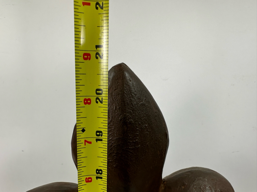 Decorative Fleur-De-Lis Resin Sculpture, New 21'H [Photo 3]