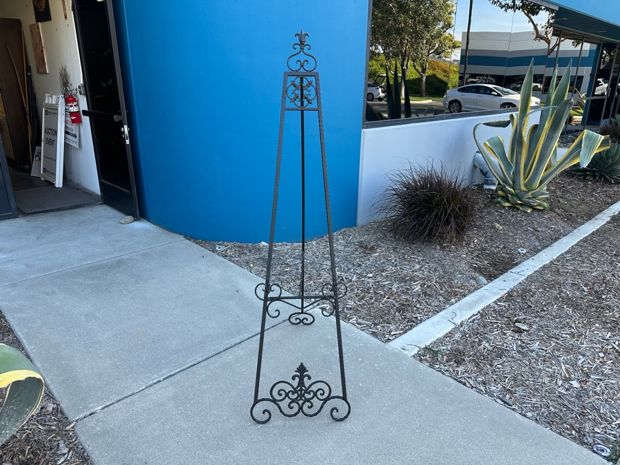Freestanding Metal Easel 64'H [Photo 1]