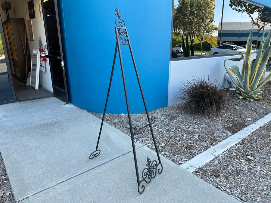 Freestanding Metal Easel 64'H [Photo 2]