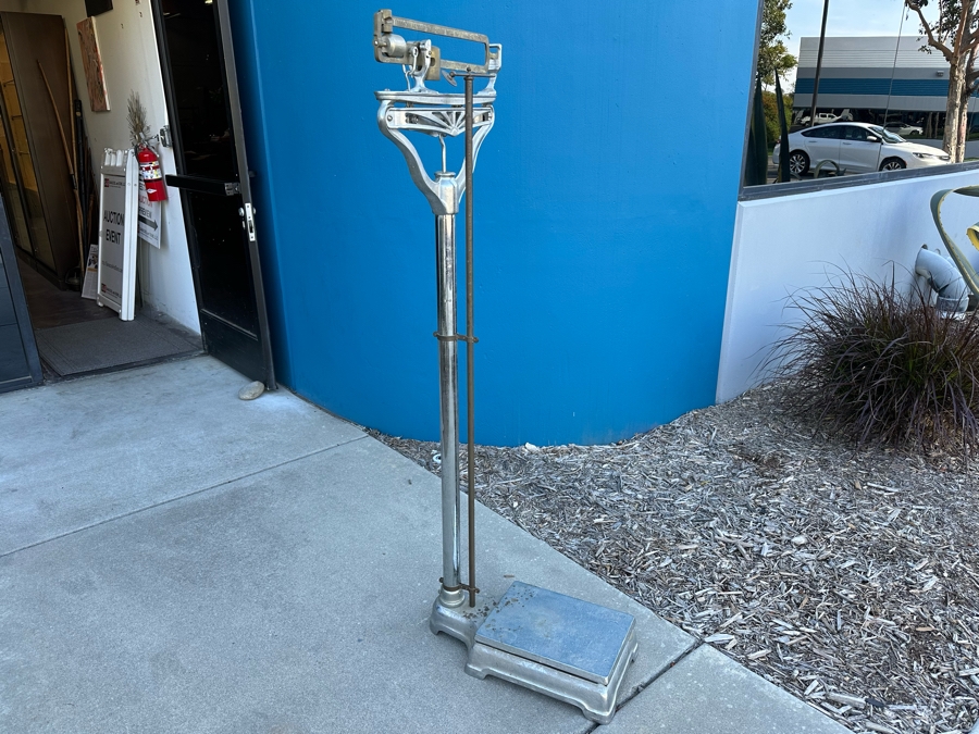 Vintage Chicago Scale Co Doctor's Medical Mechanical Scale 60'H [Photo 2]