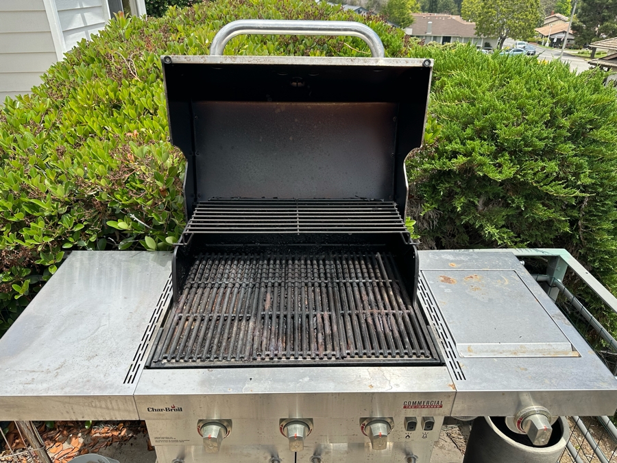 Char-Broil Commercial Grade Tru-Infrared Stainless Steel Outdoor Grill With Cover And One Propane Tank Inside Grill 53W X 21D X 49H [Photo 5]
