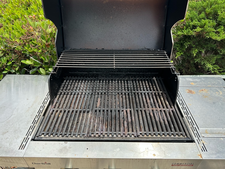 Char-Broil Commercial Grade Tru-Infrared Stainless Steel Outdoor Grill With Cover And One Propane Tank Inside Grill 53W X 21D X 49H [Photo 6]