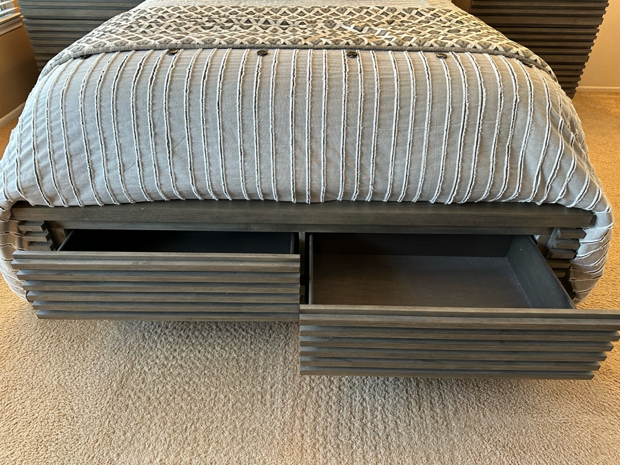 Hooker Furniture Queen Size Bed With Headboard And Footboard With Storage Drawers And Bedding (Mattress Not Included) Plus Two Matching Nightstands [Photo 8]