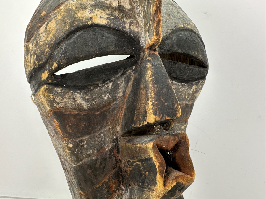 Old African Kifwebe (Songye Peoples) Carved Wooden Mask From The Democratic Republic Of Congo 17'L Estimate $500 [Photo 4]