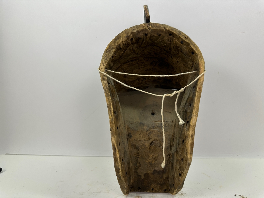 Old African Kifwebe (Songye Peoples) Carved Wooden Mask From The Democratic Republic Of Congo 17'L Estimate $500 [Photo 6]